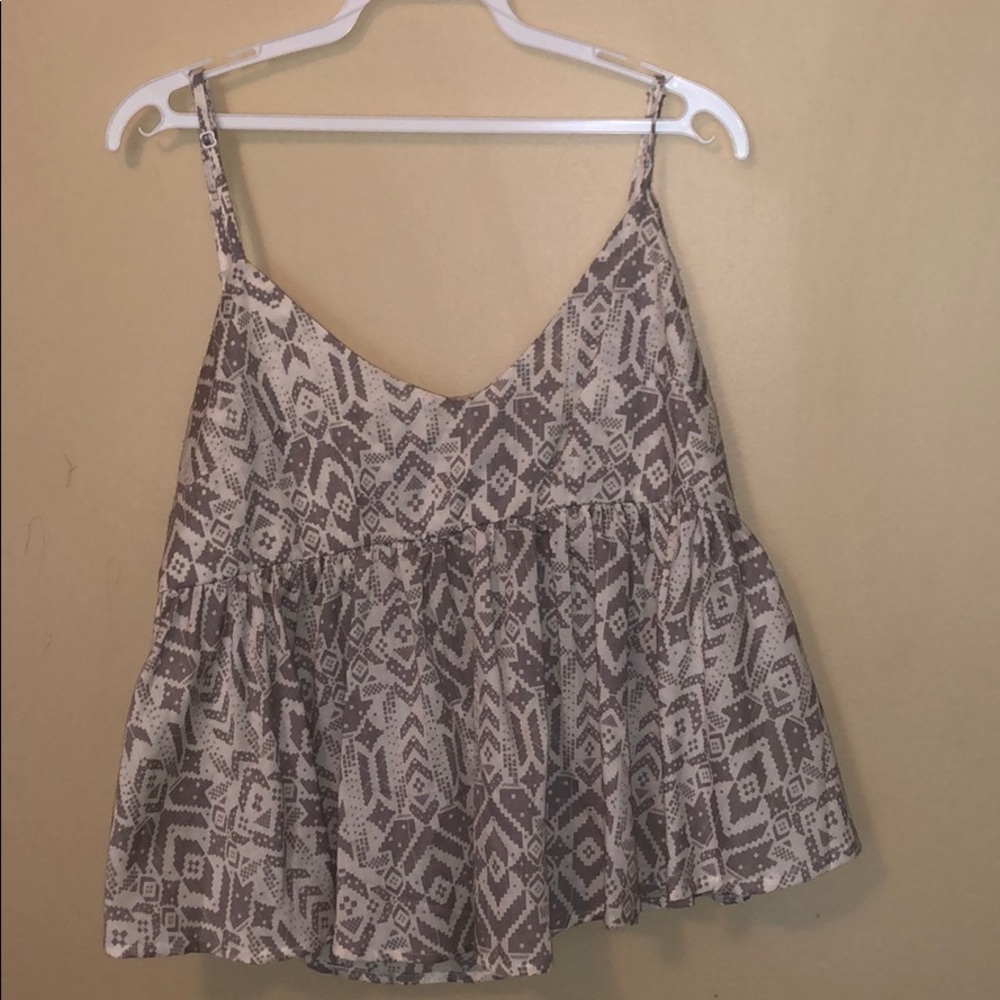 Lulu’s ✨ Grey & White Baby Doll Peplum Tank